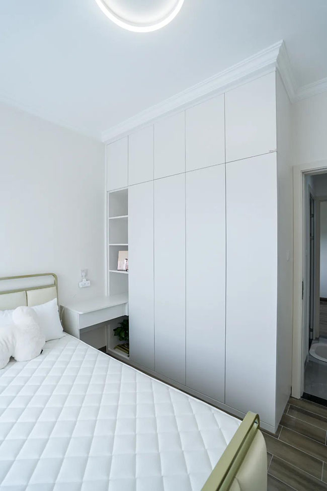 50㎡二居室，用純白主色調打造高級極簡風的浪漫